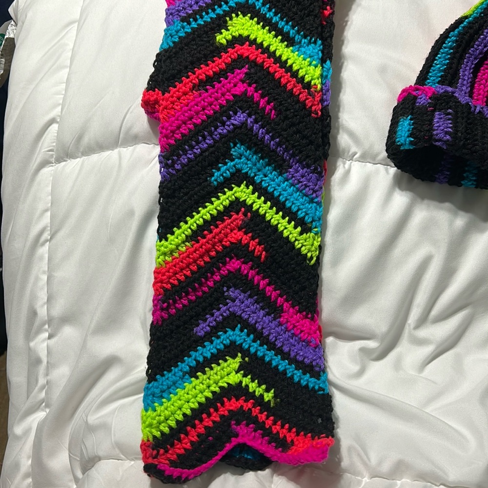Crochet Hat&Scarf Set-Adult - Picture 4 of 4